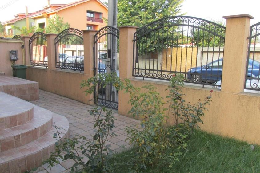 Casă individuală cu 4 camere cu Canalizare în Chiajna