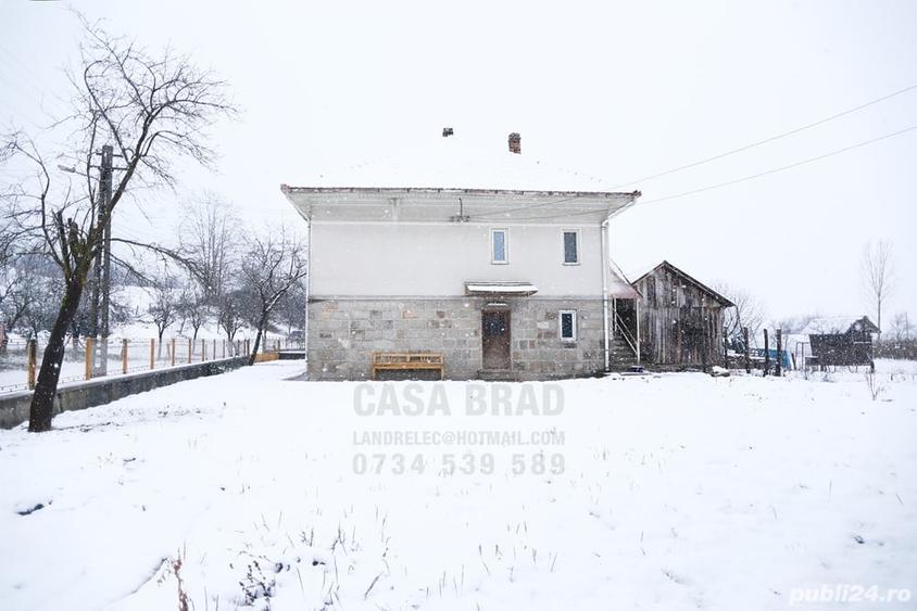 Casă cu 5 camere cu Teren 1373 Mp în Brad