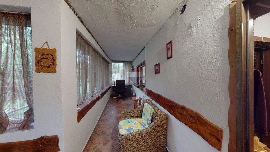 Casă individuală cu 6 camere cu Piscina în Stațiunea Climaterică Sâmbăta