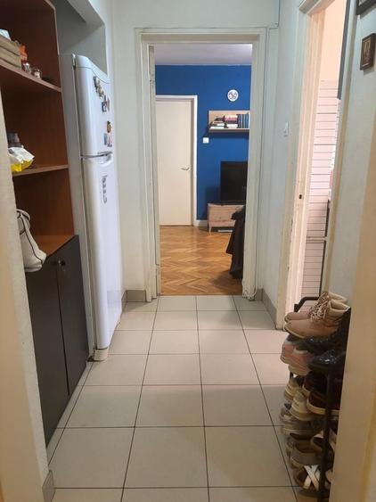 Apartament cu 3 camere semidecomandat în Dristor