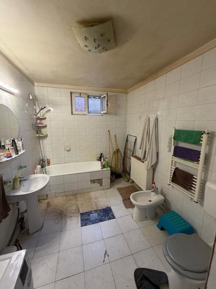 Casă individuală cu 5 camere cu Canalizare în Bucureștii Noi