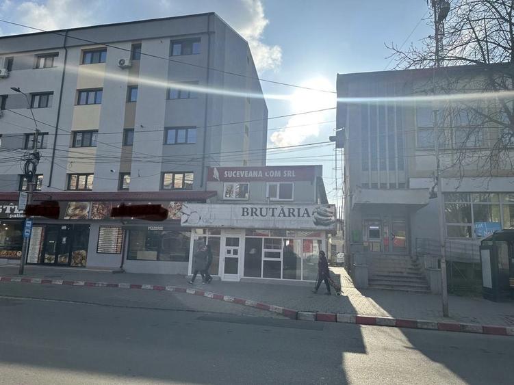 Spațiu comercial, de 200 mp, în Central