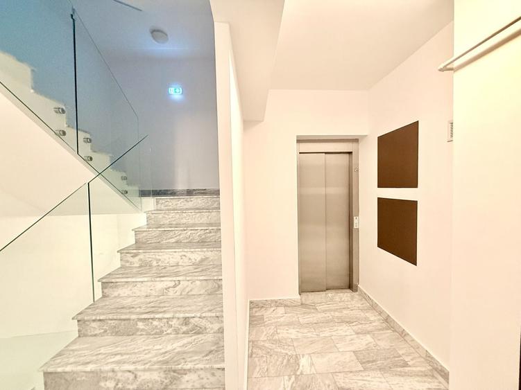 Apartament cu 3 camere decomandat în Unirii