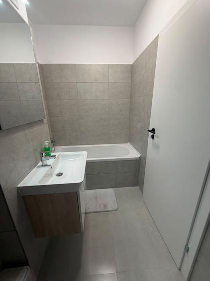 Apartament cu 2 camere semidecomandat în Domnești