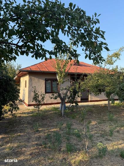 Casă cu 2 camere cu Teren 1029 Mp în Răsuceni