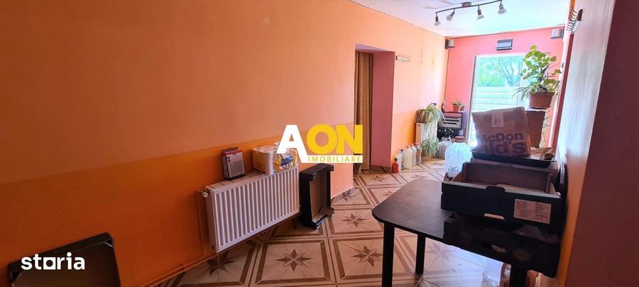 Casă cu 10 camere decomandat cu Teren 1000 Mp în Central