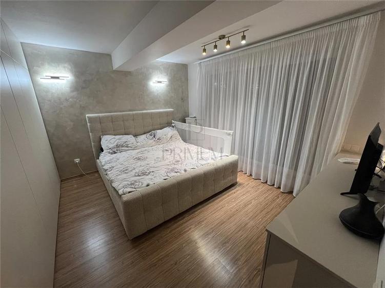 Penthouse cu 3 camere semidecomandat, mobilat în Giroc