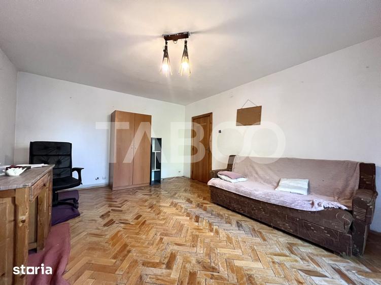 Apartament cu 3 camere de vanzare in Manastur zona Kaufland decomandat - 1