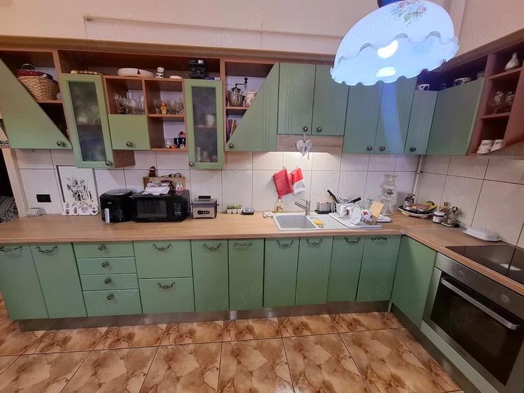 Apartament cu 3 camere semidecomandat în Central