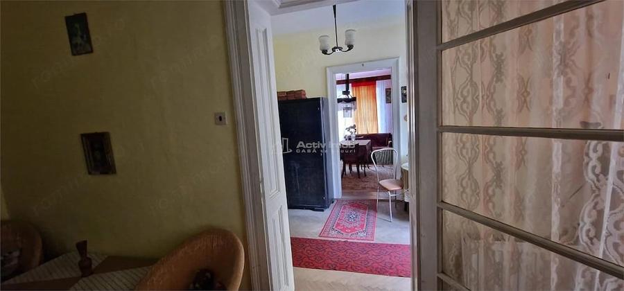 Casă cu 5 camere cu Teren 108 Mp în Muncitoresc