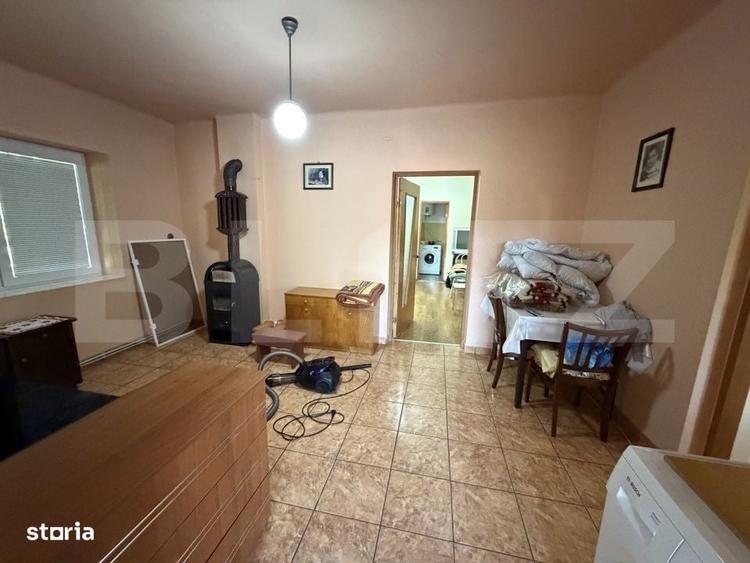 Casă cu 4 camere cu Teren 2500 Mp în Pericei