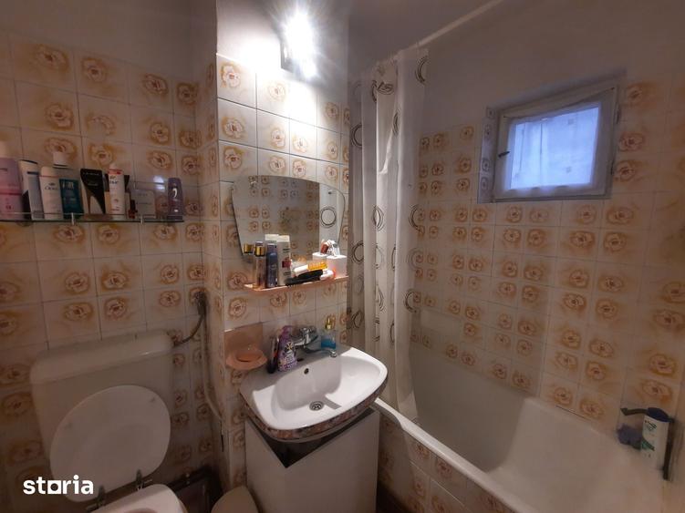 Apartament cu 3 camere decomandat în Burdea