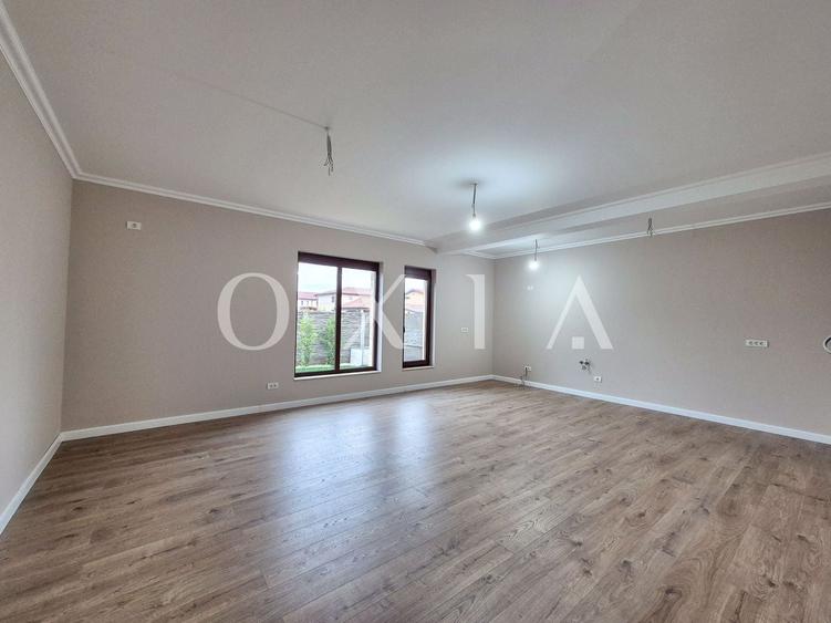 Duplex cu 5 camere cu Canalizare în Dumbrăvița