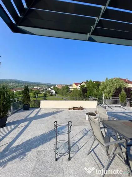 Apartament cu 2 camere semidecomandat în Borhanci