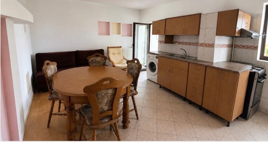 Apartament cu 4 camere decomandat, mobilat în Ștefan cel Mare