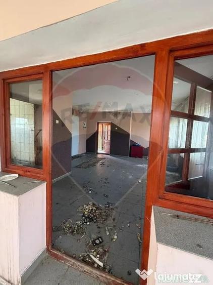 Casă cu 7 camere cu Teren 8286 Mp în Preluca Nouă