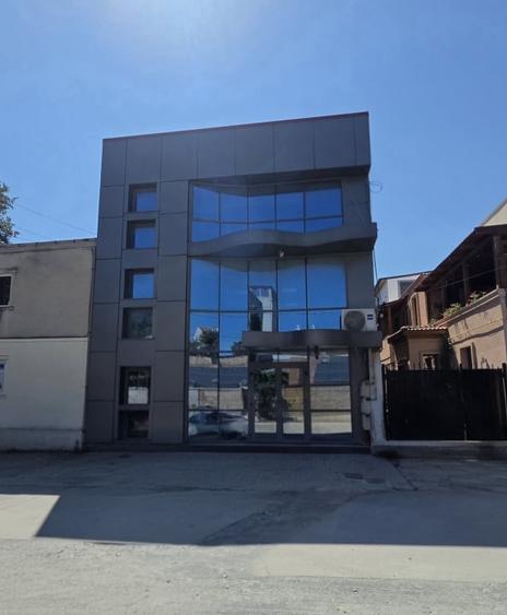 Spațiu comercial, de 270 mp, în Central