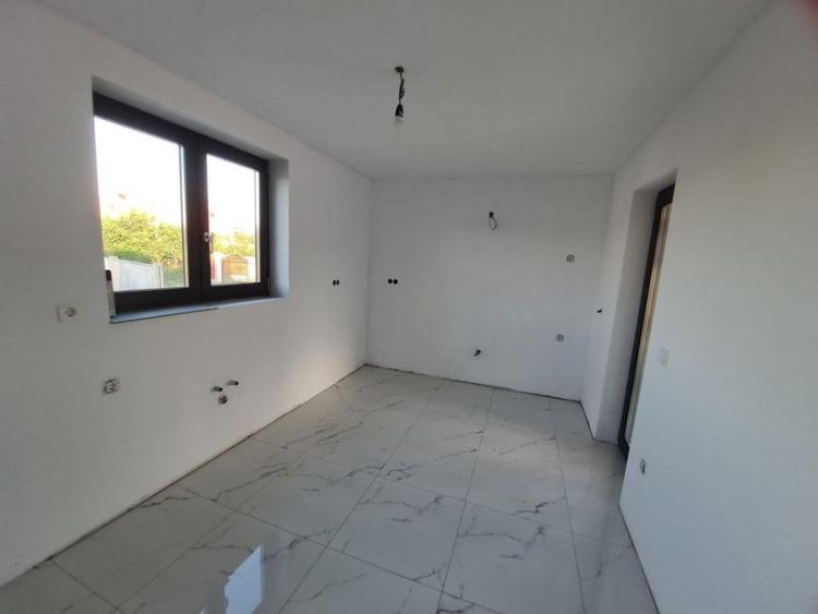 Casă cu 5 camere cu Teren 825 Mp în Muntenii de Sus