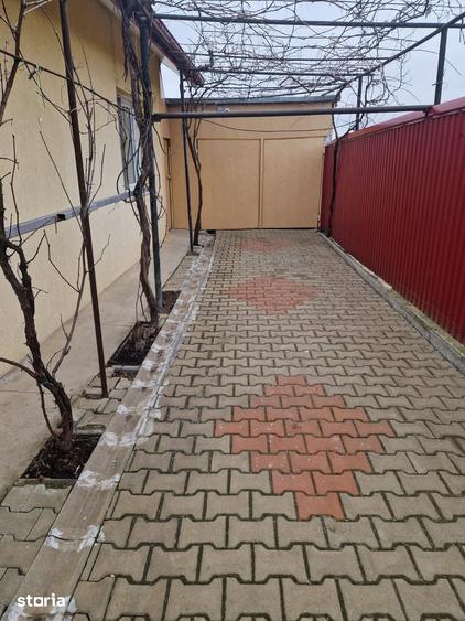 Casă cu 4 camere cu Teren 1000 Mp în Mihai Eminescu