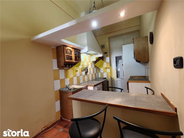 Apartament cu 4 camere semidecomandat în Malul Mureșului