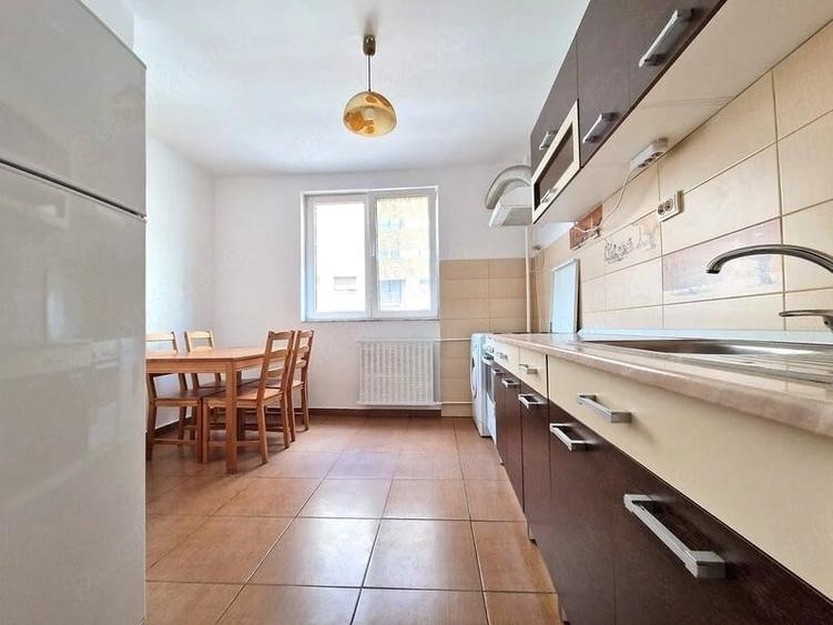 Apartament cu 2 camere semidecomandat, mobilat în Victoriei