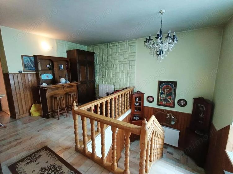 Casă cu 2 camere cu Piscina în Central