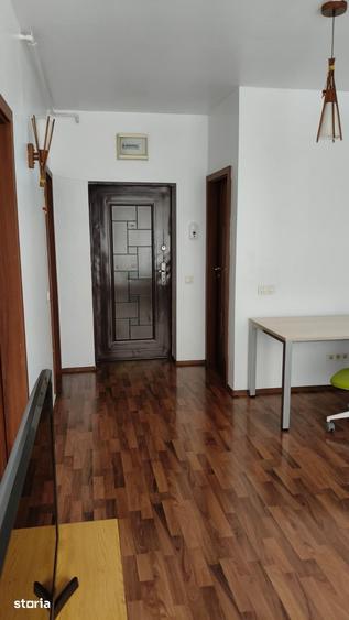 Garsonieră decomandată în Titan