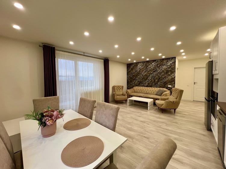 Apartament cu 4 camere decomandat, mobilat în Florești