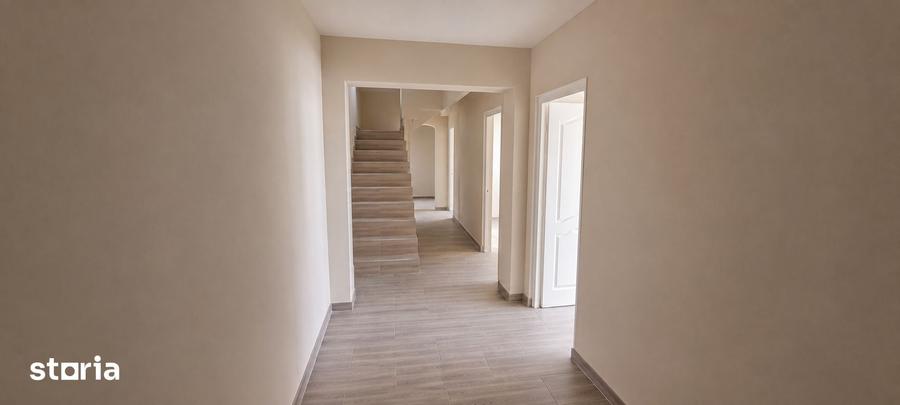 Apartament cu 8 camere în Central