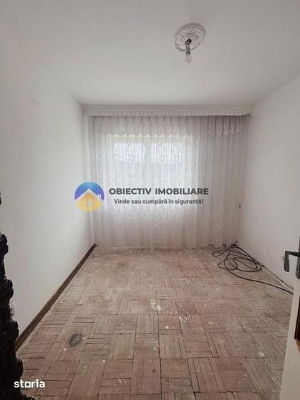 Apartament cu 4 camere decomandat în Ceahlău