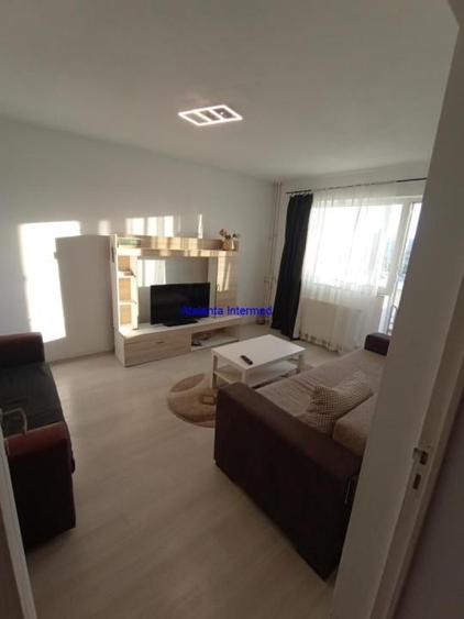 Apartament cu 3 camere, mobilat în Tomis Nord