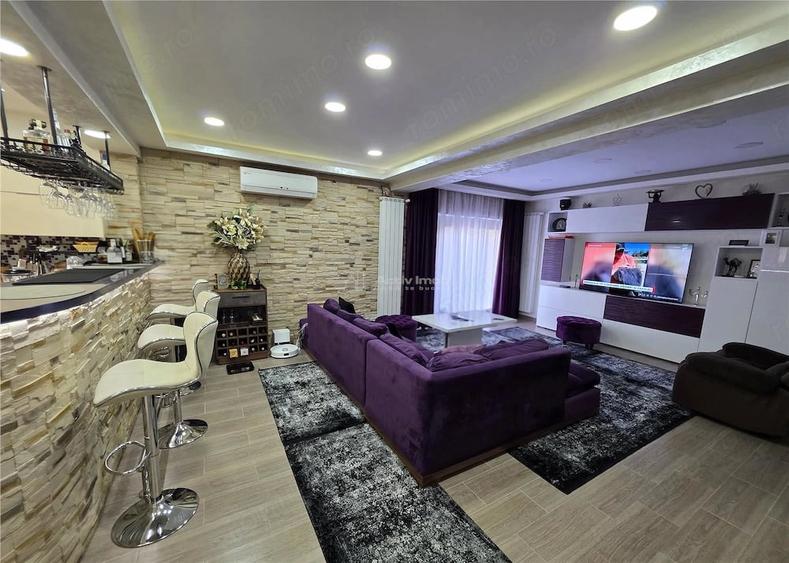 Casă cu 4 camere cu Teren 260 Mp în 1 Decembrie