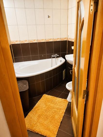 Apartament cu 2 camere decomandat în Exterior Vest