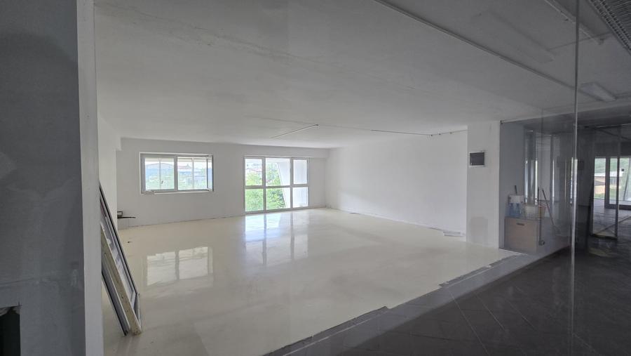 Spațiu comercial, de 61 mp, în 1 Mai
