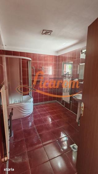 Casă cu 2 camere decomandat cu Teren 178 Mp în Cristian