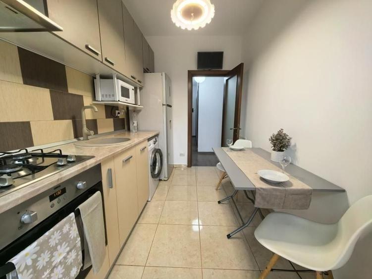 Apartament cu 3 camere decomandat, mobilat în Lunca Cetățuii