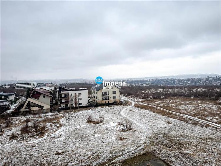 Apartament cu 2 camere decomandat în Podul de Fier