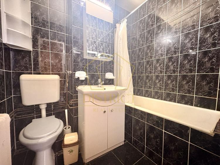 Apartament cu 3 camere semidecomandat, mobilat în Ultracentral