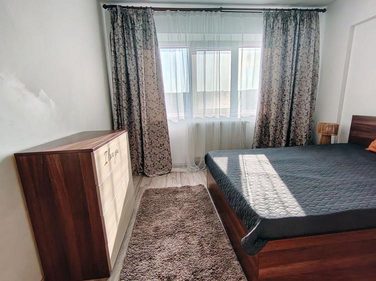 Apartament cu 2 camere semidecomandat în Mircea cel Bătrân