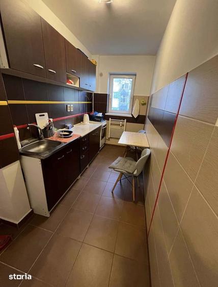 Apartament cu 2 camere semidecomandat, mobilat în Central
