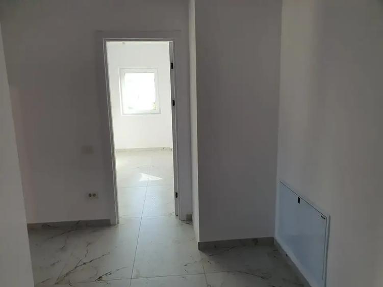 Apartament cu 2 camere decomandat în Titan