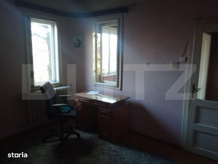 Casă cu 4 camere în Central