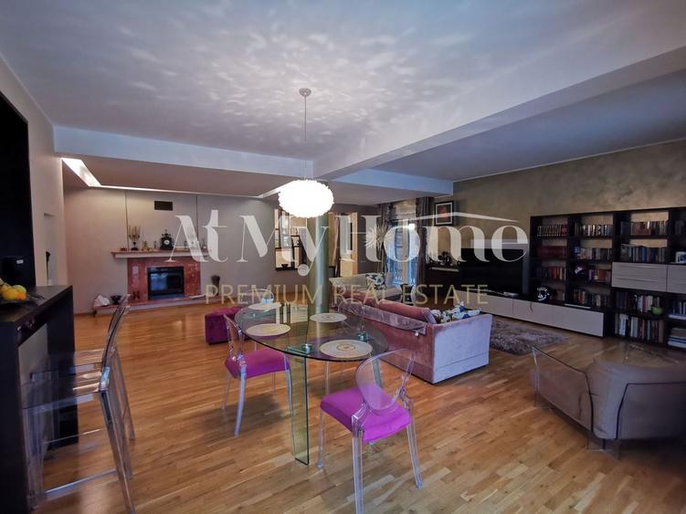 Duplex cu 7 camere cu Piscina în Iancu Nicolae