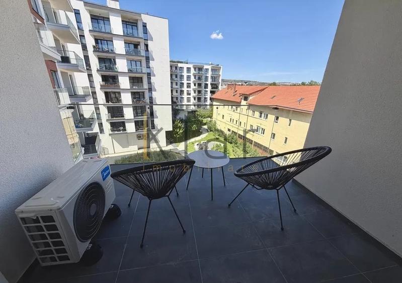 Apartament cu 2 camere semidecomandat, mobilat în Mărăști