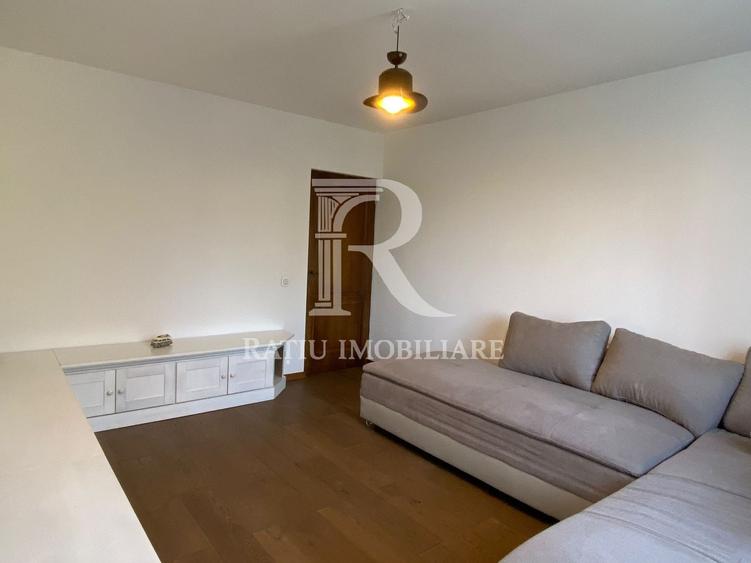 Apartament cu 2 camere decomandat, mobilat în Decebal