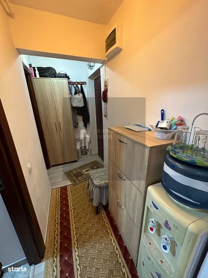 Apartament cu 3 camere semidecomandat în Giurgiului