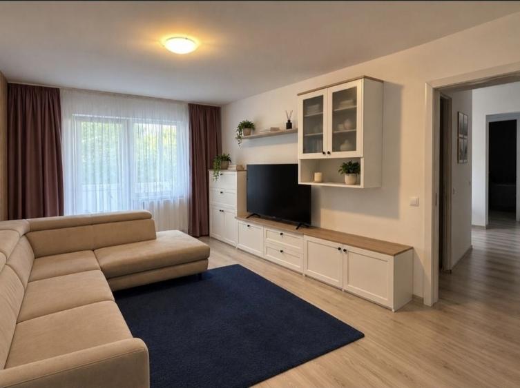 Apartament cu 2 camere decomandat în Pandurilor