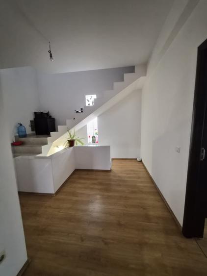 Casă individuală cu 5 camere cu Canalizare în Bragadiru