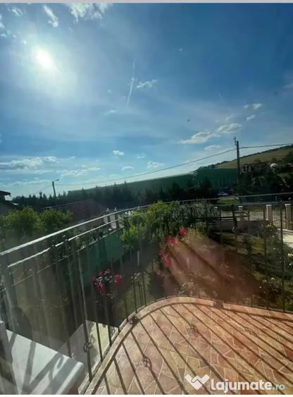 Casă cu 5 camere în Oncea
