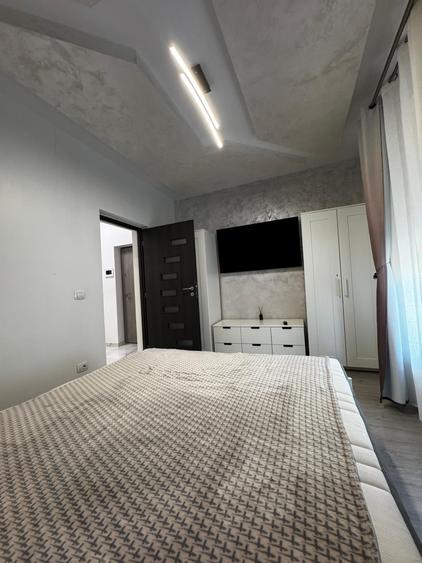 Apartament cu 2 camere decomandat în Podul de Fier